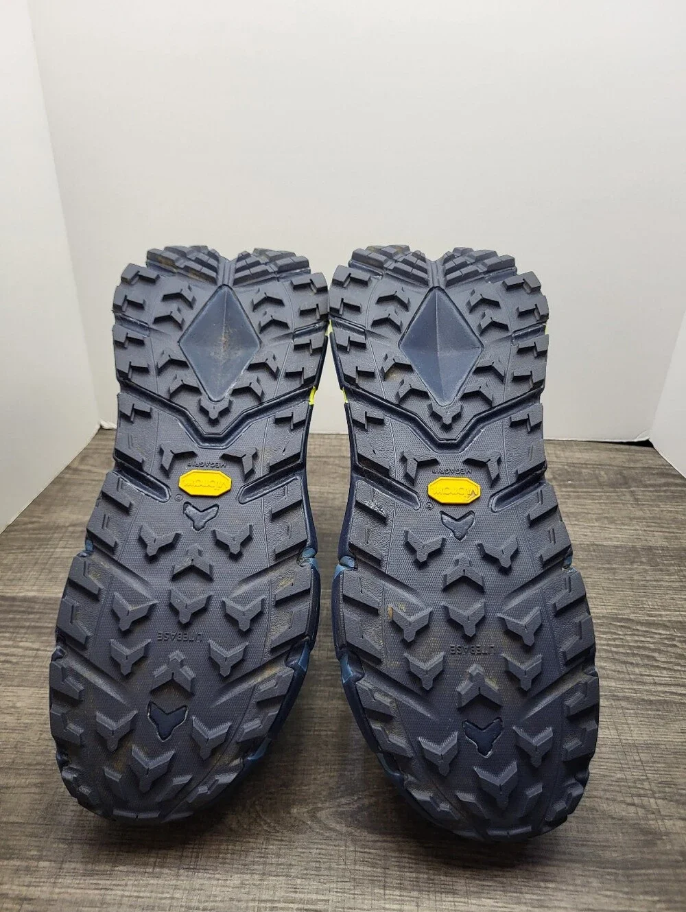 Hoka One One gently used